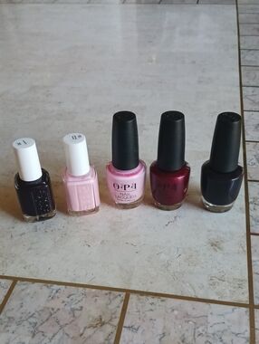 Nail Colors...essie & Opi......5 Items. New-unopened